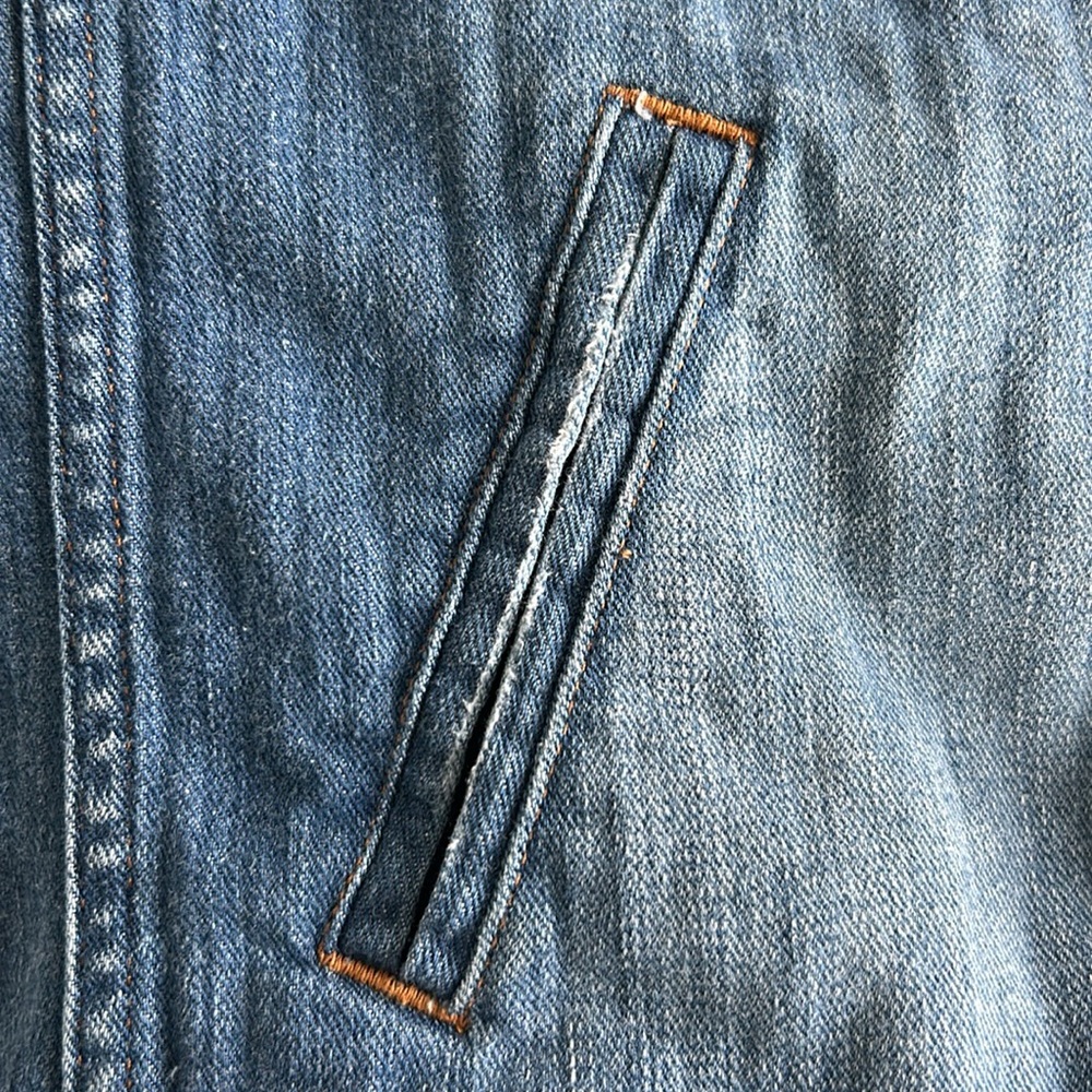 J. CREW Women’s Classic Denim Jean Jacket Light/Med. Blue Distressed Wash SIZE S - Picture 6 of 16
